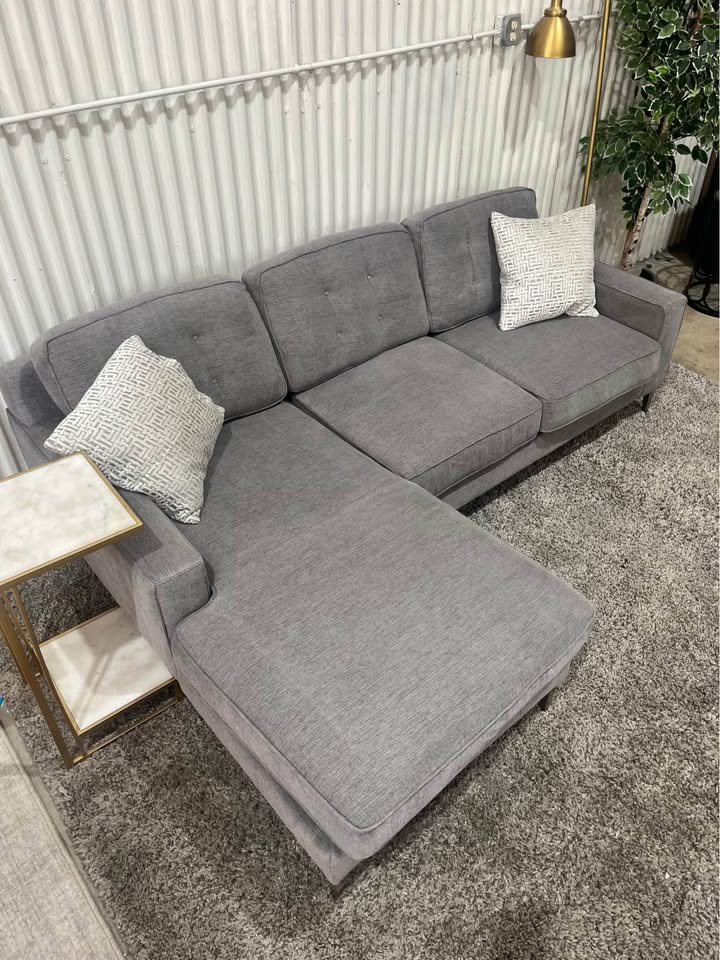 Roy's Sectional Sofa Couch - Reversible Chaise