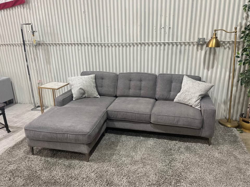 Roy's Sectional Sofa Couch - Reversible Chaise