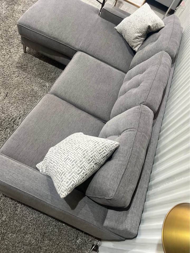 Roy's Sectional Sofa Couch - Reversible Chaise