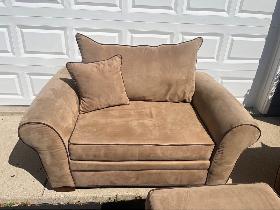 Complete Living Room Set - Loveseat, Oversized Chair, Ottoman