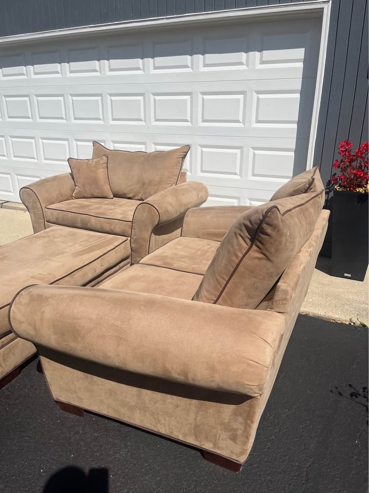 Complete Living Room Set - Loveseat, Oversized Chair, Ottoman