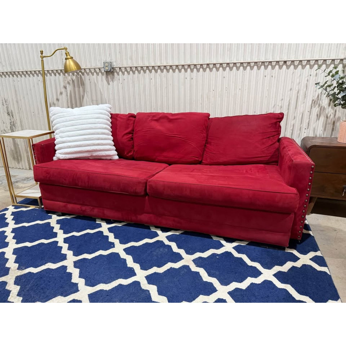 Beautiful Red Sleeper Sofa Couch - Queen Pull Out Bed - Microfiber - Cleaned/Comfy Delivery Avail