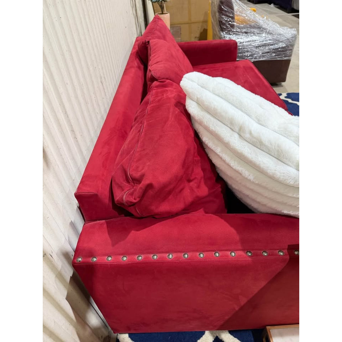 Beautiful Red Sleeper Sofa Couch - Queen Pull Out Bed - Microfiber - Cleaned/Comfy Delivery Avail