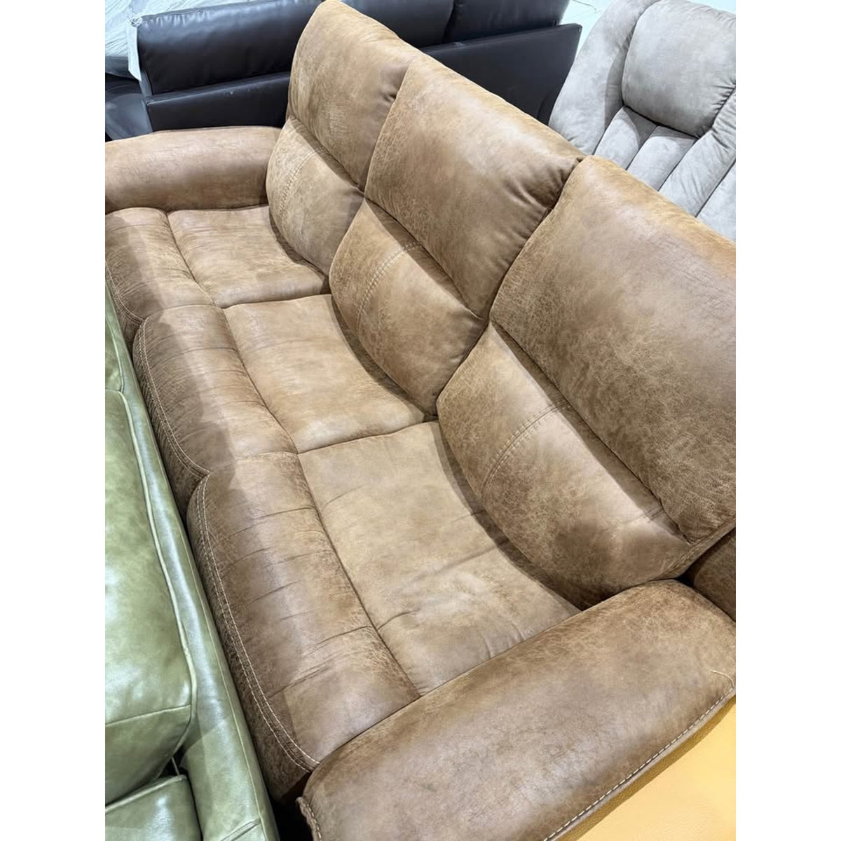 Bryce Power Reclining Sofa with Power Headrest By Flexsteel $2399 Retail open box Delivery Available