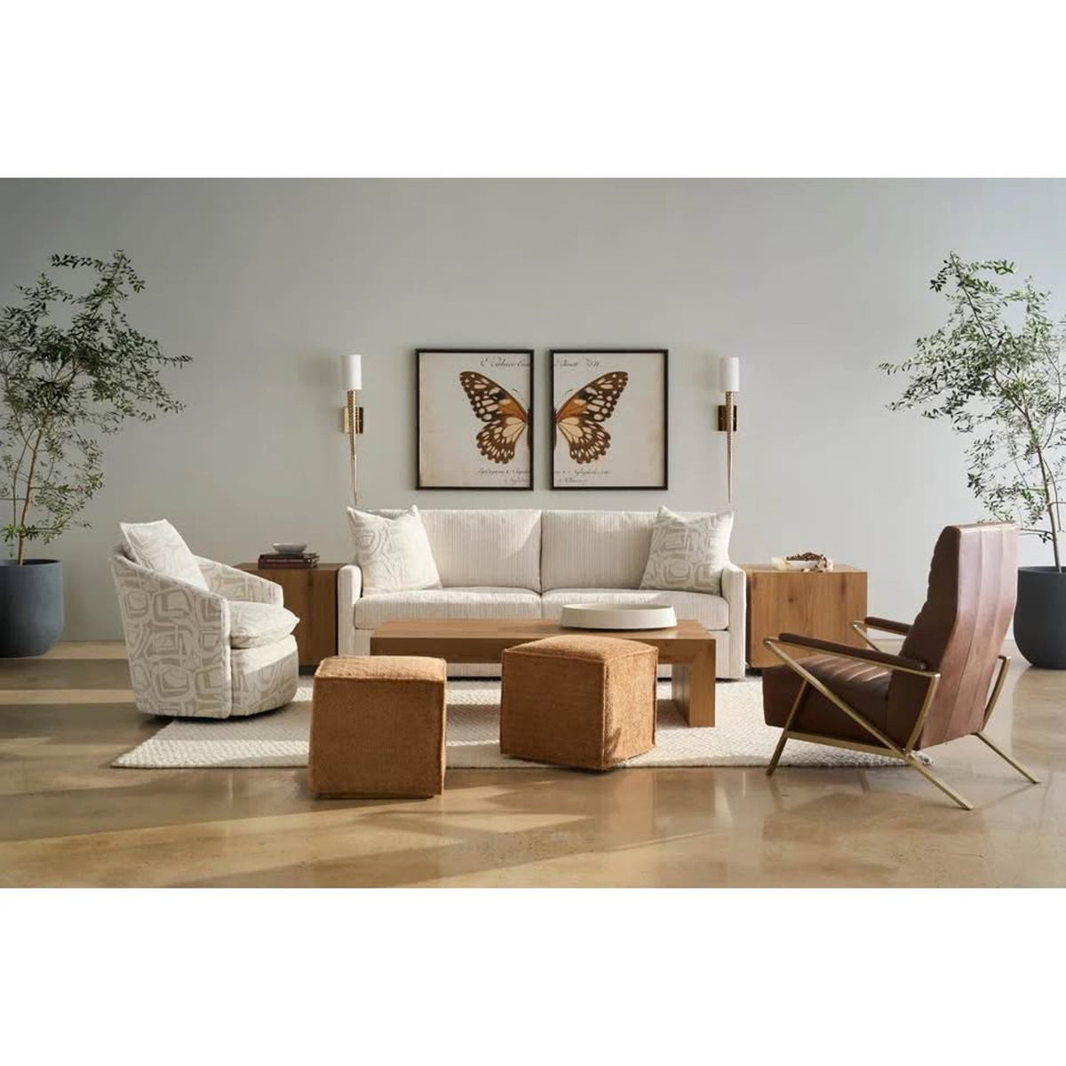 New Fairfield Chair Hudson 64” Reclaimed Wood Coffee Table – Retail $1,973 – Delivery Available