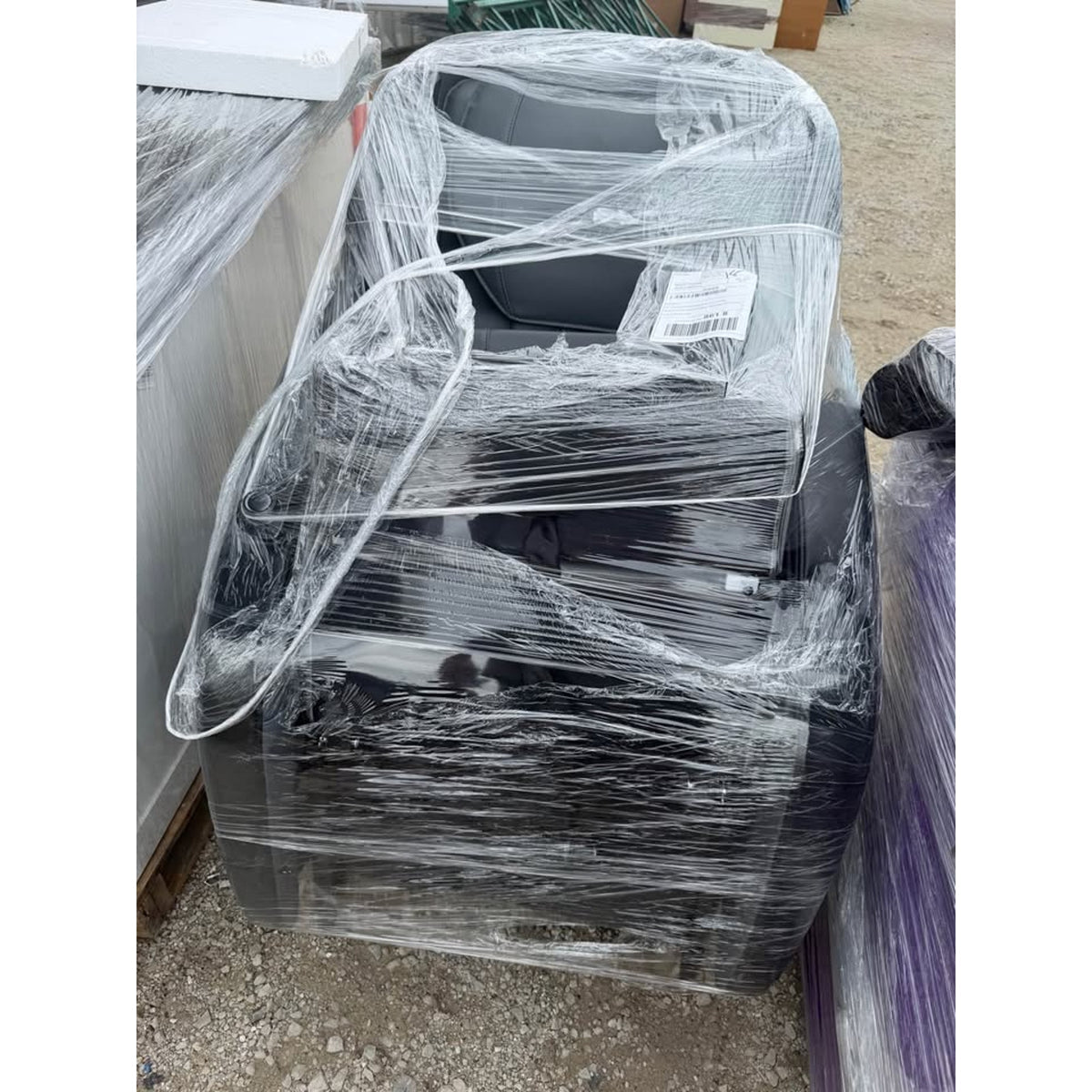 New Full Body Zero Gravity Massage Chair – Retail $2,299 – Delivery Available