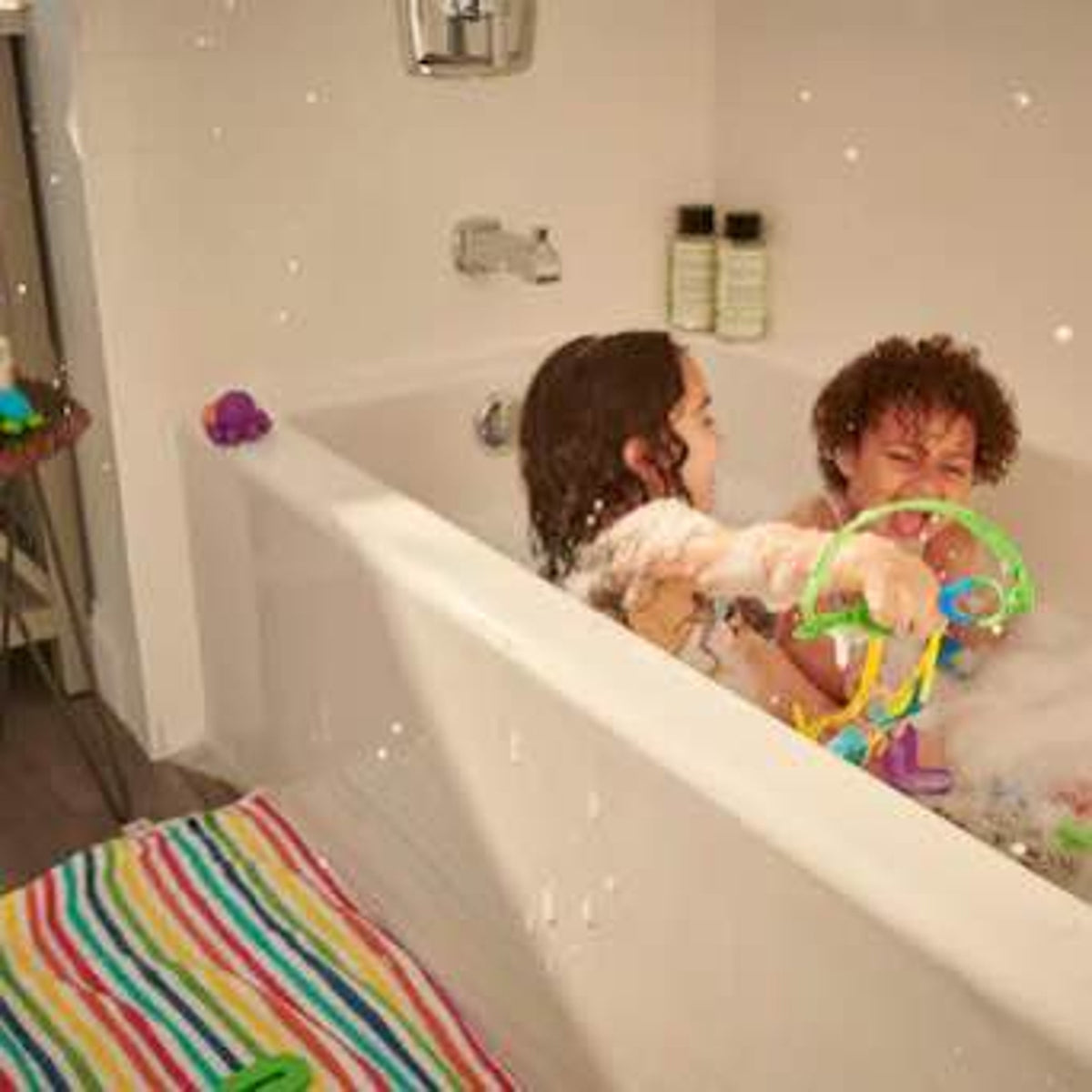 American Standard Studio 60” x 32” Acrylic Bathtub – White – Retail $965 – Delivery Available