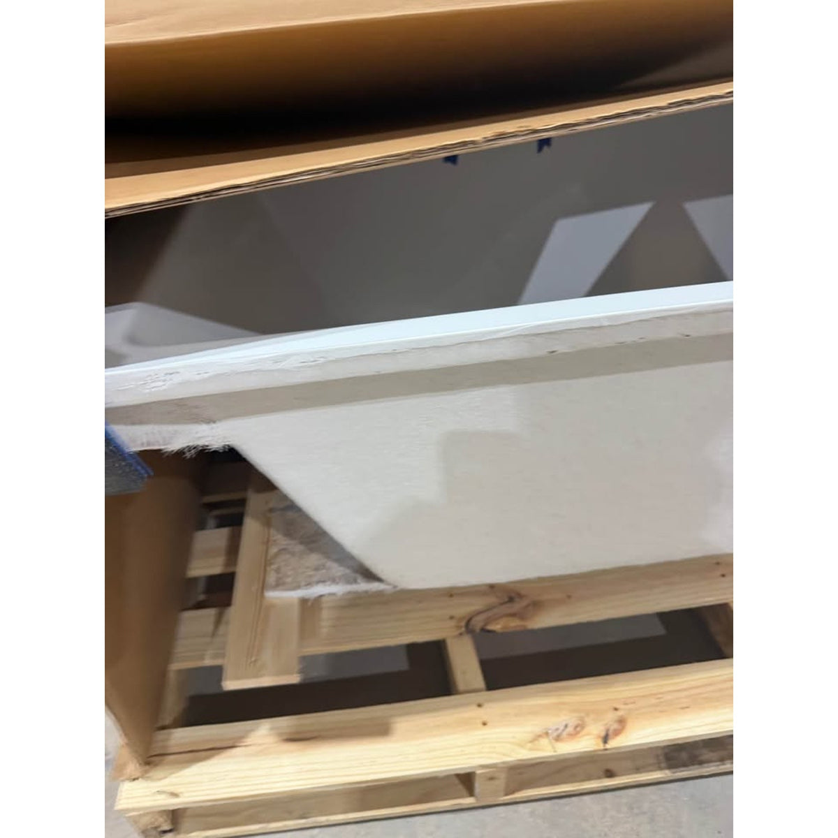 New Soaking Bathtub Hydro Systems Sydney 72” Alcove - $2,605 Retail – Delivery Availablee