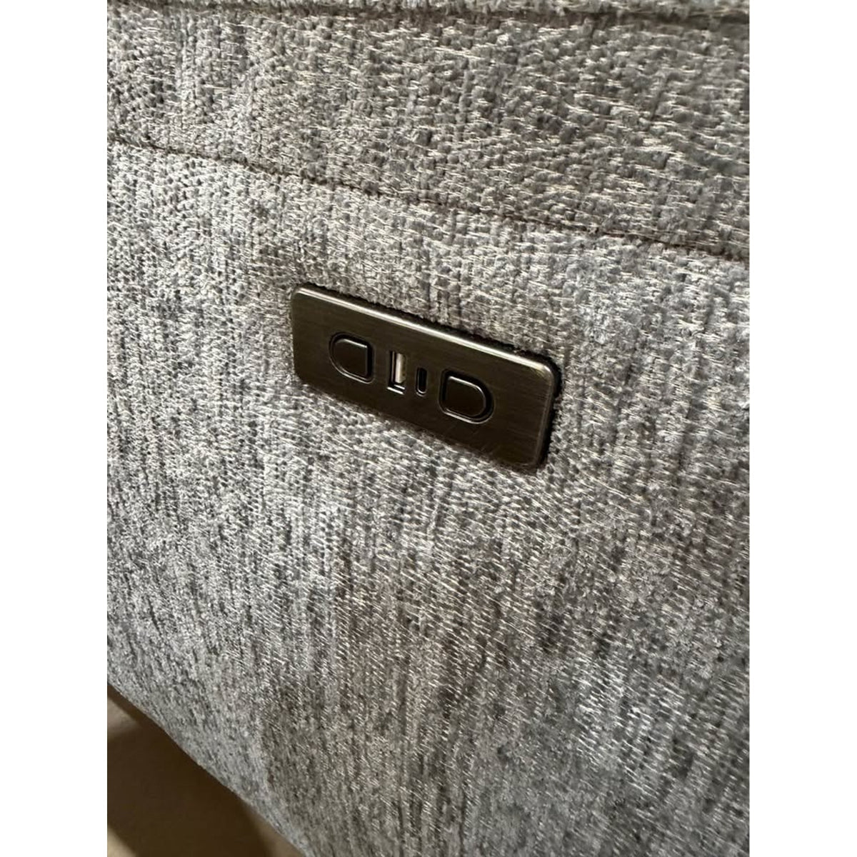Gray Power Reclining Loveseat w/ Console – RETAIL $995 | NEW OPEN BOX | DELIVERY AVAILABLE