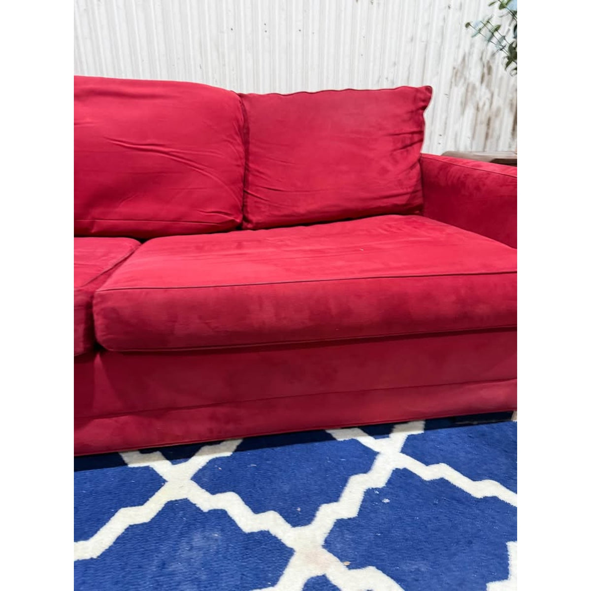 Beautiful Red Sleeper Sofa Couch - Queen Pull Out Bed - Microfiber - Cleaned/Comfy Delivery Avail