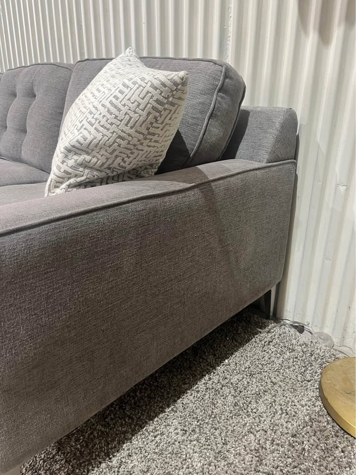 Roy's Sectional Sofa Couch - Reversible Chaise