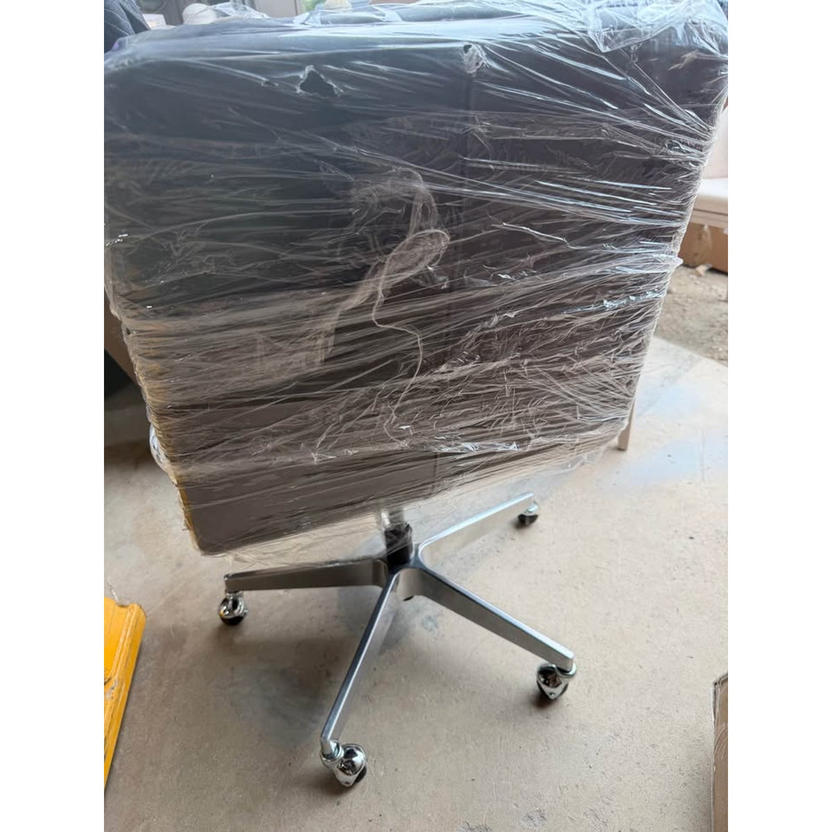 Hooker Furniture Wyatt Top-Grain Leather Executive Office Chair – Retail $1,199 – Delivery Available
