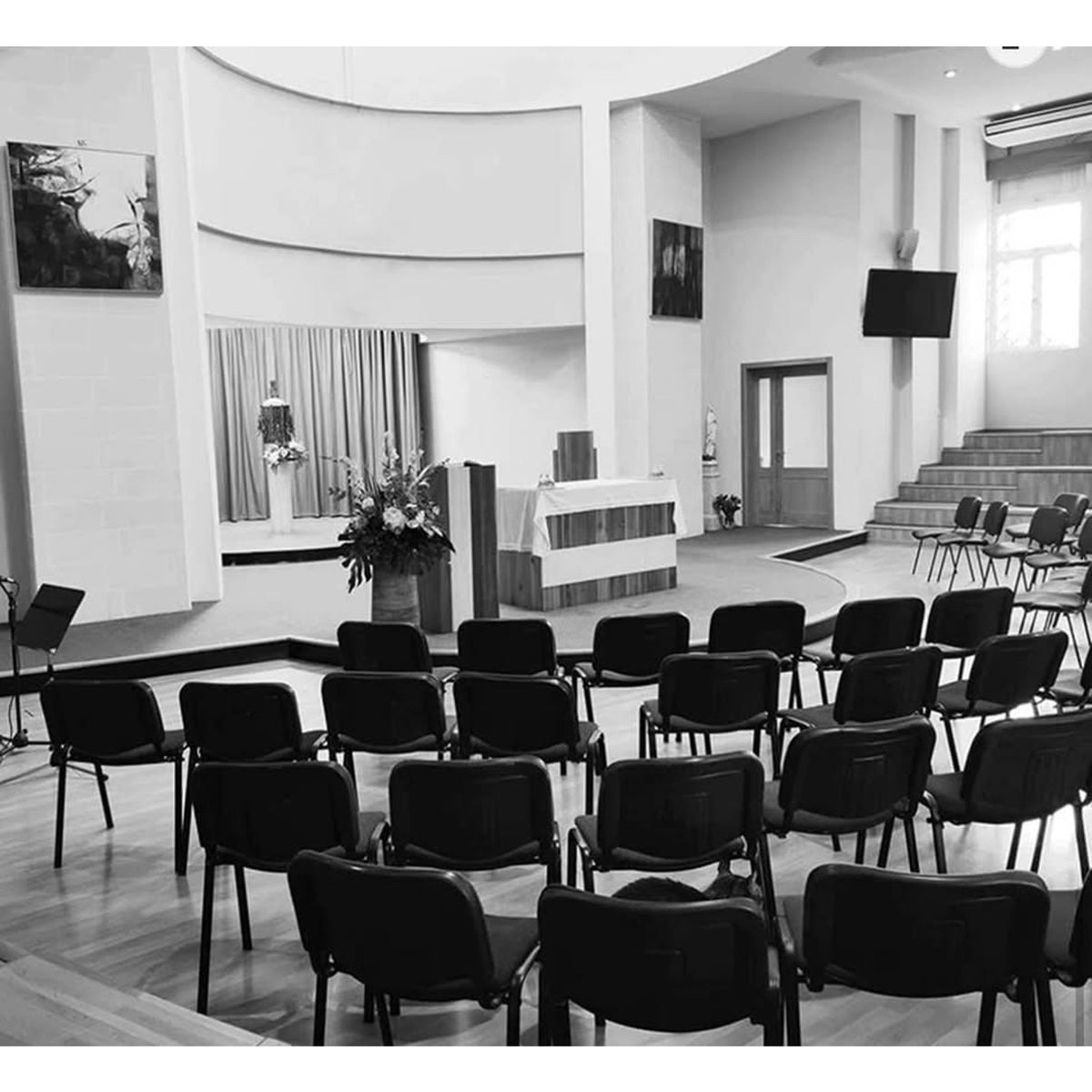 Commercial Black Mesh Waiting Room Lobby Chairs – Set of 12 – New Open Box - Delivery Available
