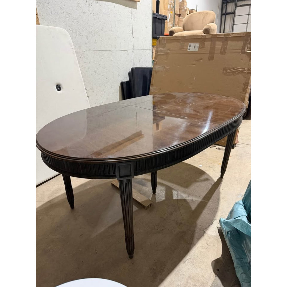 New Traditional Designer Oval Extension Dining Table | Seats 10 | 2 Leaves | Open Box Delivery