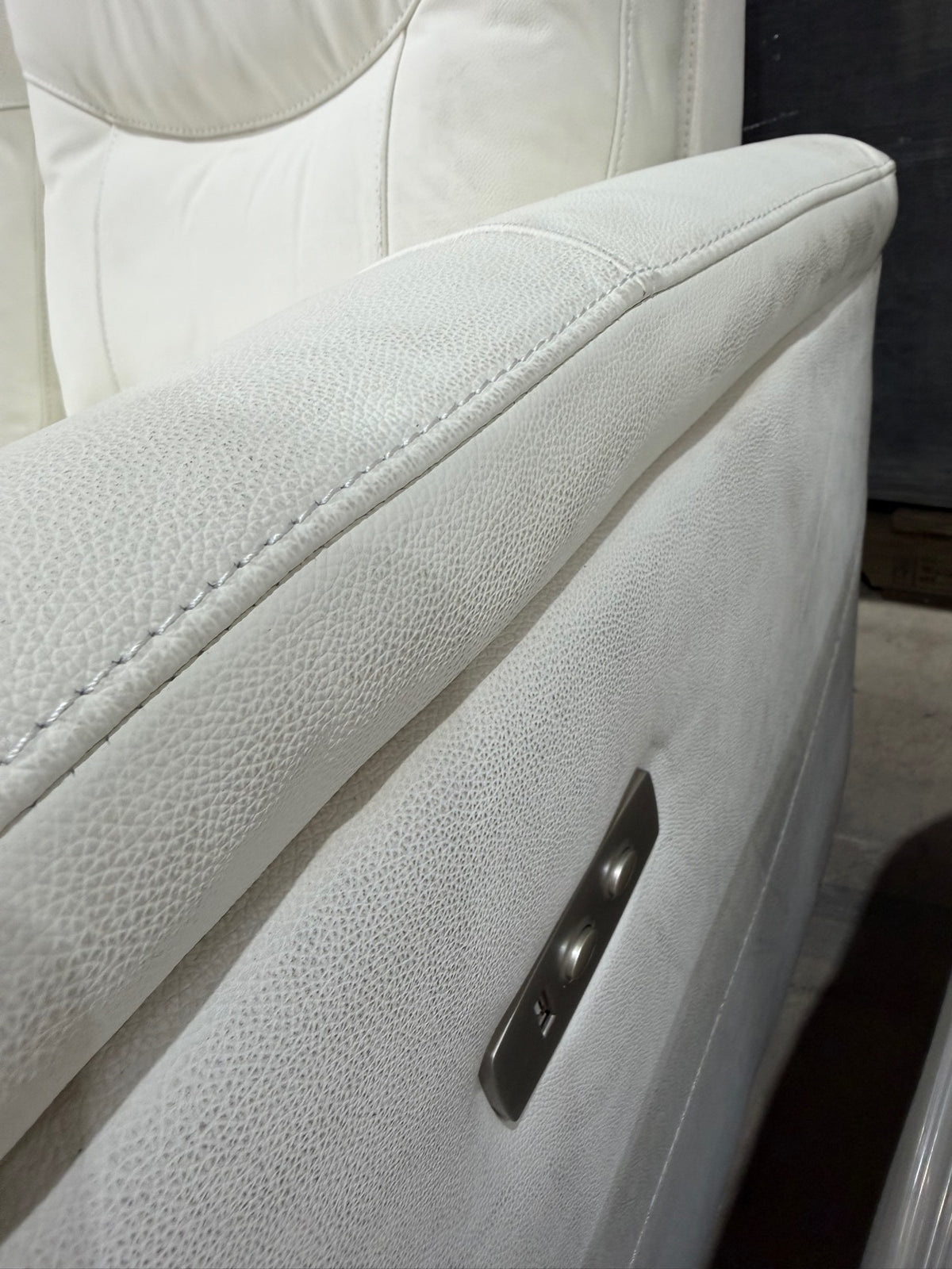 New Cream Leather 3-Seat Power Reclining Sofa — Dual Power Recliners with USB — Delivery Available