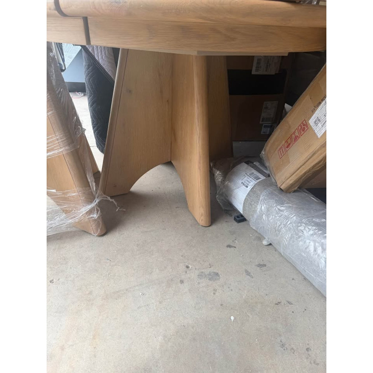 New Extendable Round Dining Table by Universal Furniture - $2250 Retail – Open Box Delivery Avail