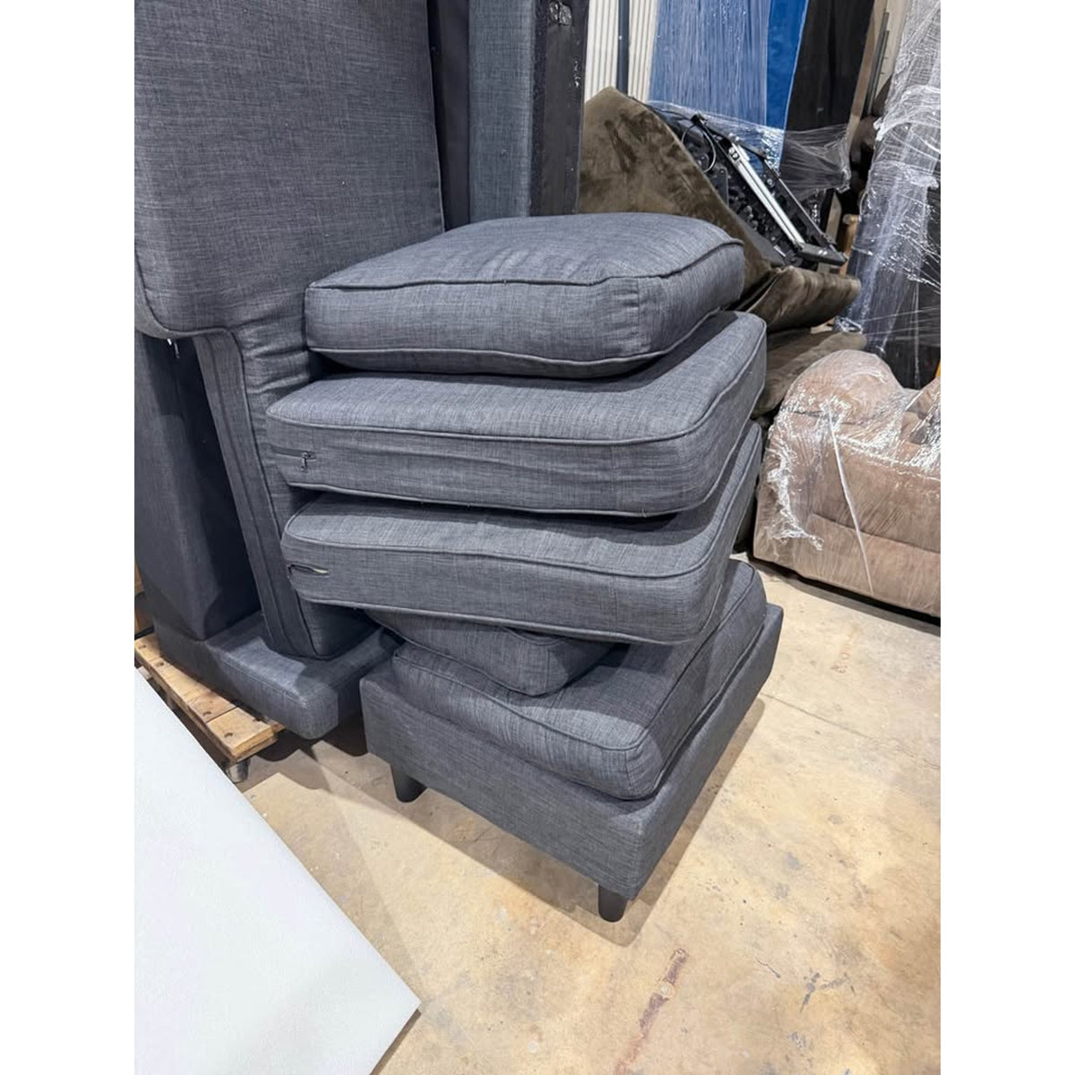 Black Reversible Sectional Sofa Couch - Chaise Lounge - Cleaned & Comfy - 2pcs Delivery Available