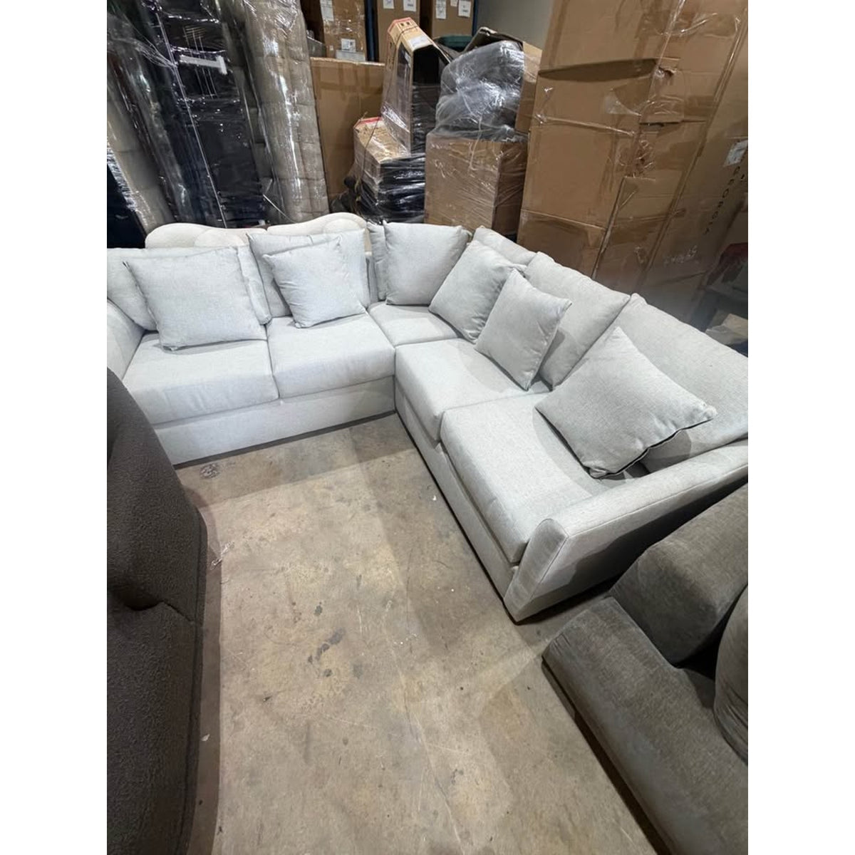 New Stone & Leigh Savannah Sectional – $4,102 Retail – Light Gray - Open Box – Delivery Available