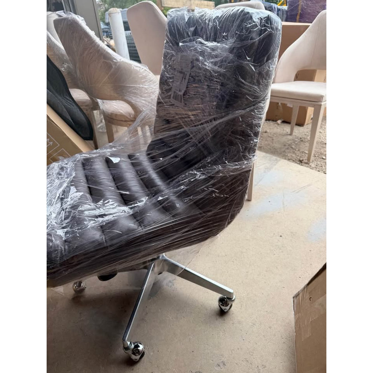 Hooker Furniture Wyatt Top-Grain Leather Executive Office Chair – Retail $1,199 – Delivery Available